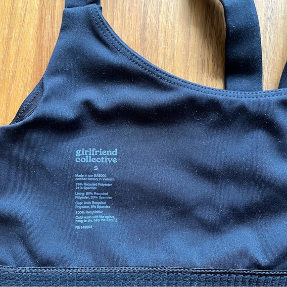 Girlfriend Collective Black Lou V-Back Bra - Picture 4 of 4
